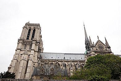 《无限暖暖》下载量超1000万 免费送10个共鸣水晶